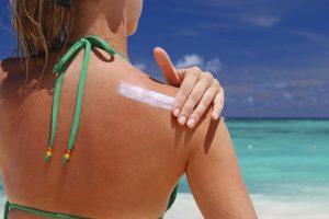 Creme solari e protezioni, 5 consigli sull'esposizione solare